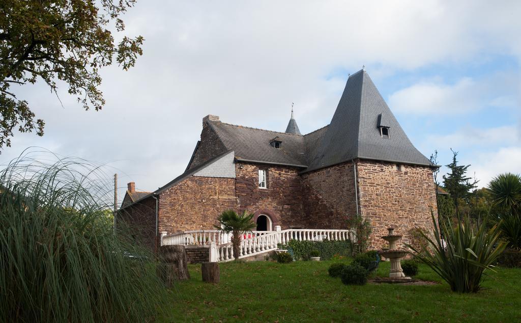 Manoir La Haie Chapeau Saint-Thurial Exteriér fotografie